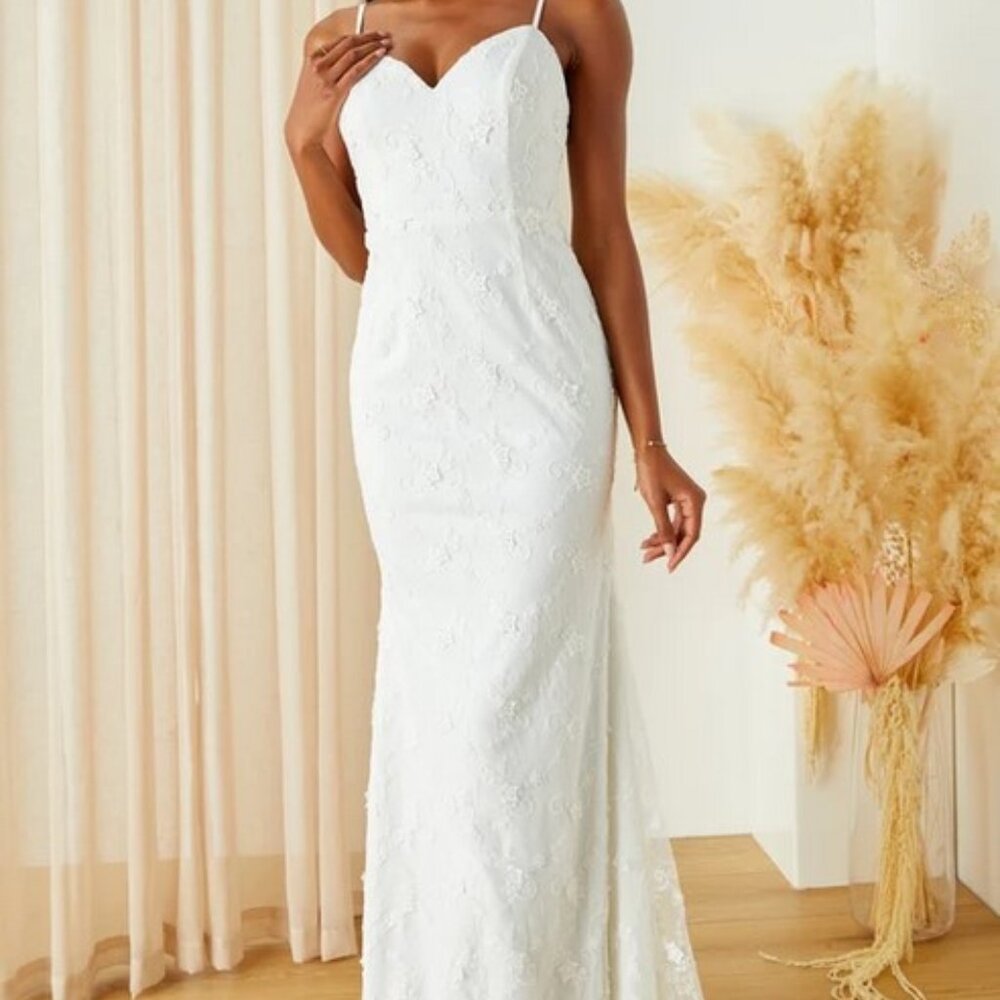 Lulu's Devoted Emotion wedding dress, NWT, Small